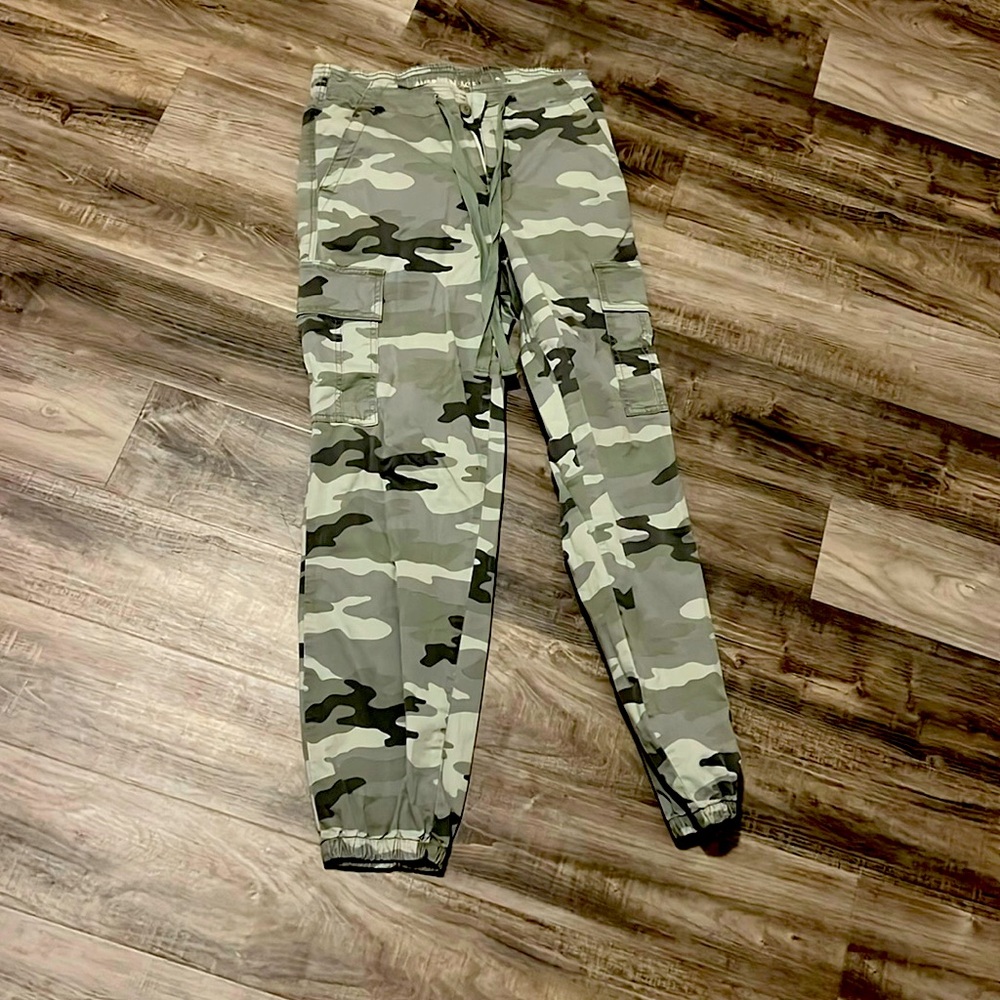 Woman’s army cargo pants